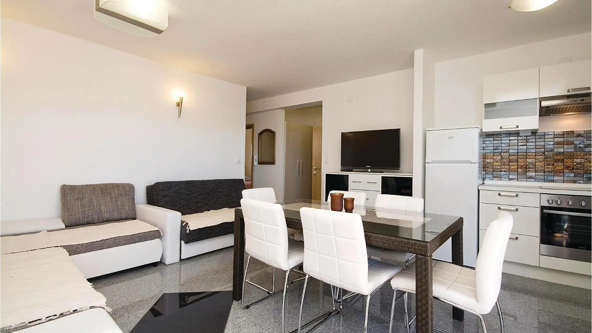Stunning Apartment In Bibinje With House Sea View